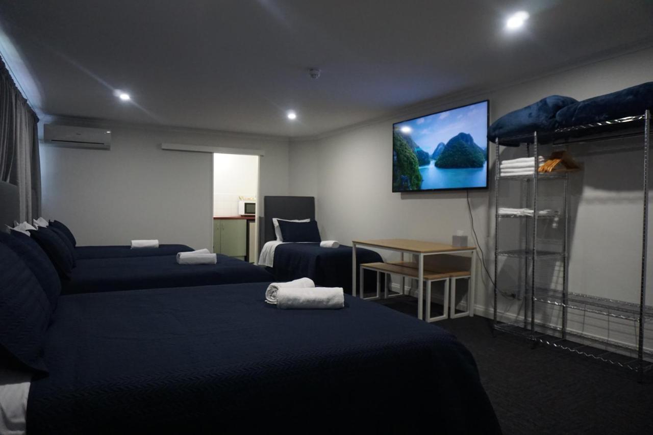 Warners Bay Hotel Екстериор снимка